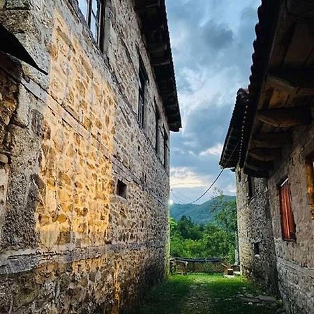 Cottage Modrich Struga Bagian luar foto