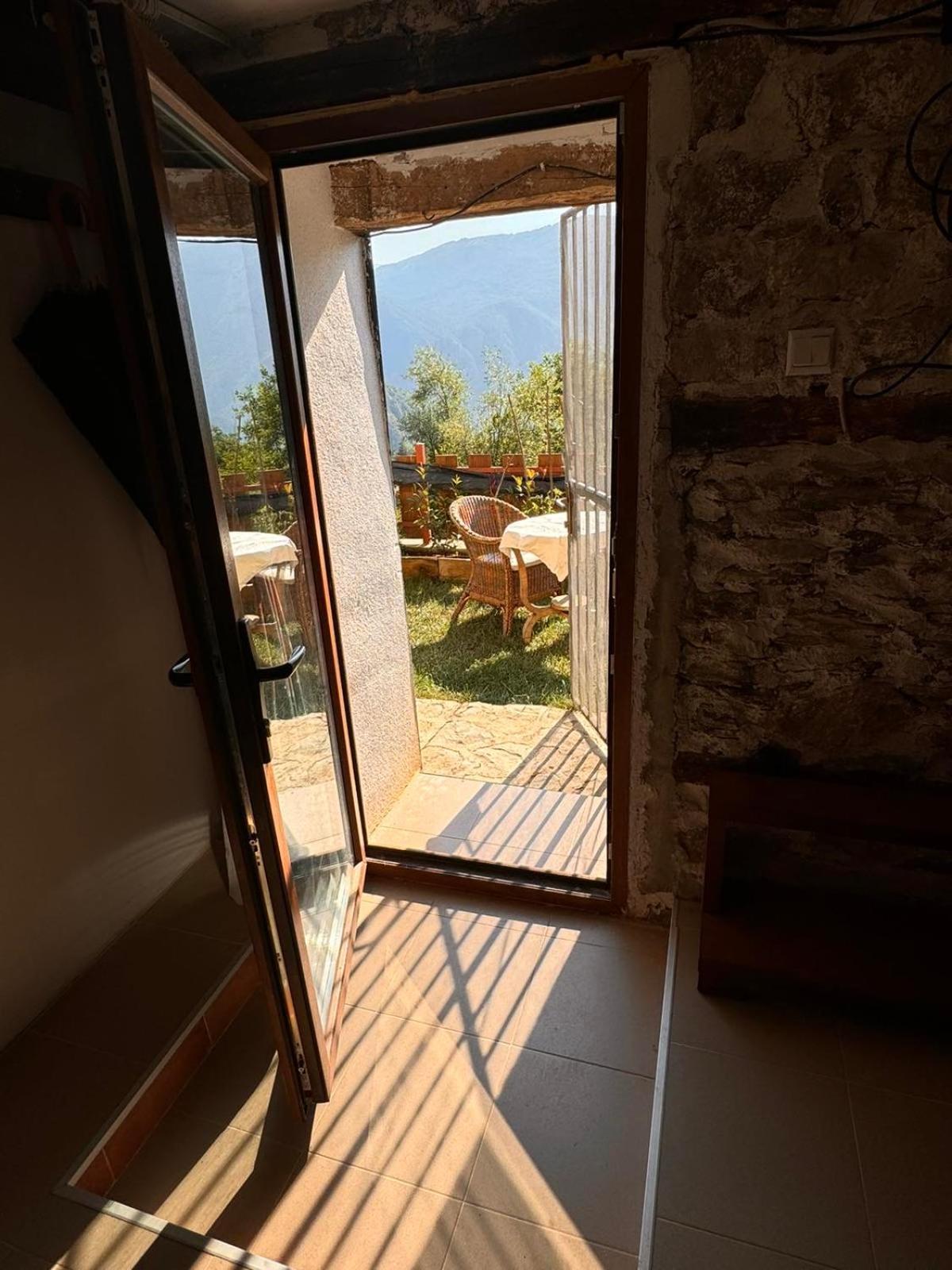 Cottage Modrich Struga Bagian luar foto